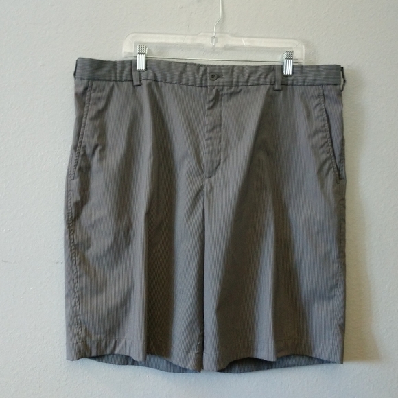 Nike Golf Gray Striped Flat Front Tech Athletic Comfort Shorts Mens 40 - Picture 1 of 7